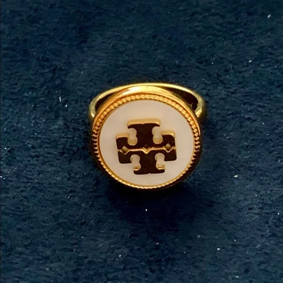 💢SOLD💢🆕JUST IN OFFER-TORY BURCH EARRINGS PRICE FIRM - Picture 4 of 7